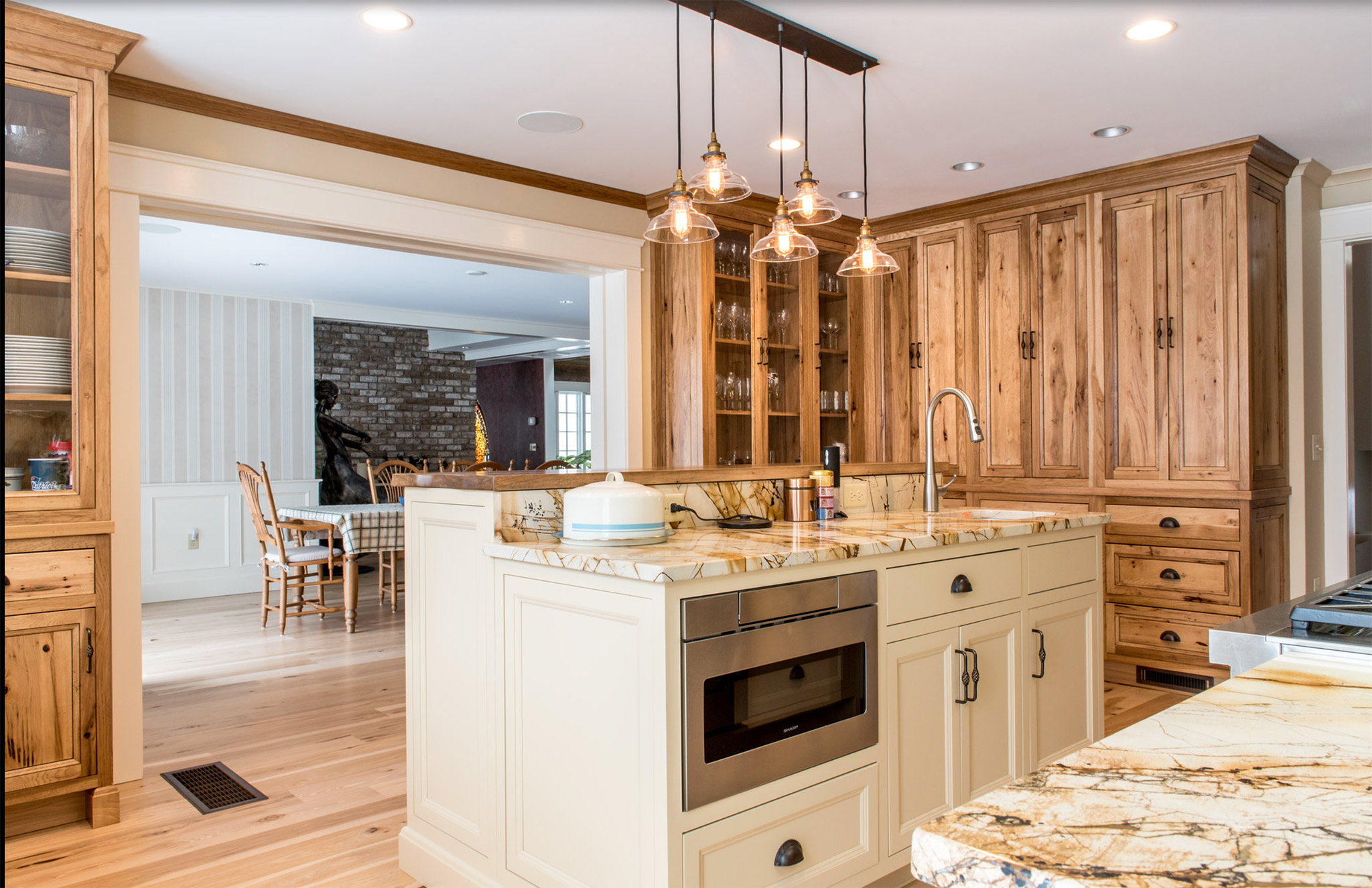 A home in East Greenwich, RI, with a new kitchen design